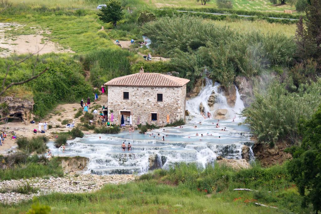 Agriturismo Il Giardino サトゥルニア エクステリア 写真